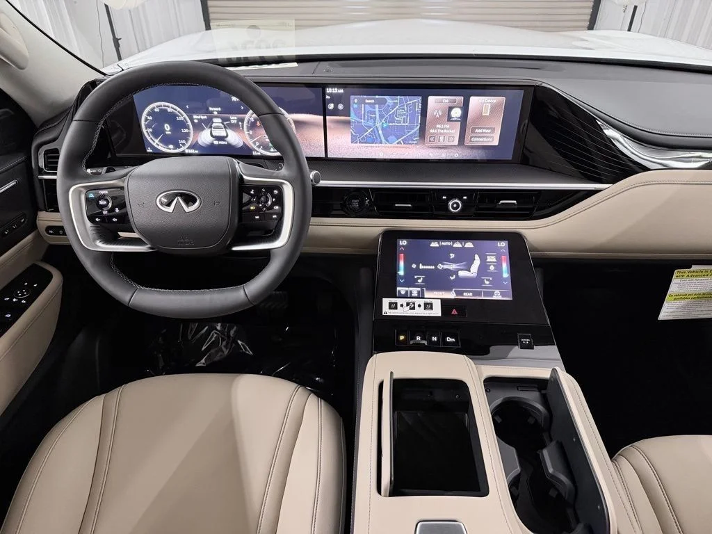 Used 2026 White INFINITI PURE image 15