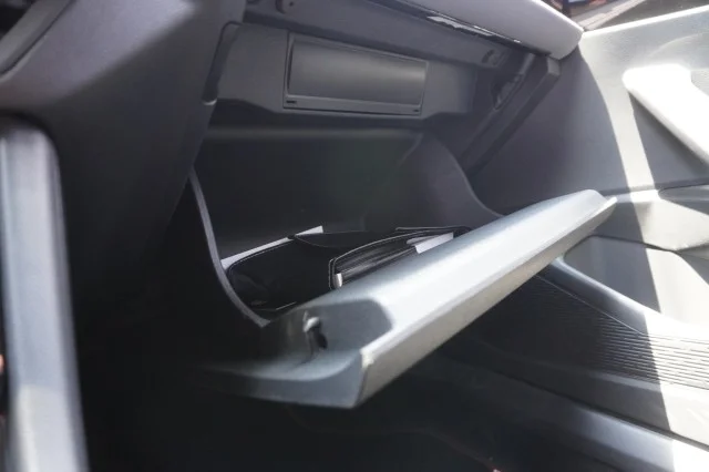 Used 2025  Volkswagen Autobahn image 31