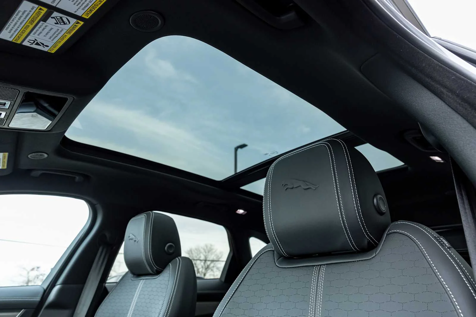 2026 Jaguar F-Pace R-Dynamic S - Photo 26
