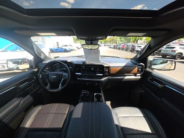 Used 2023 Gray Chevrolet High Country image 15