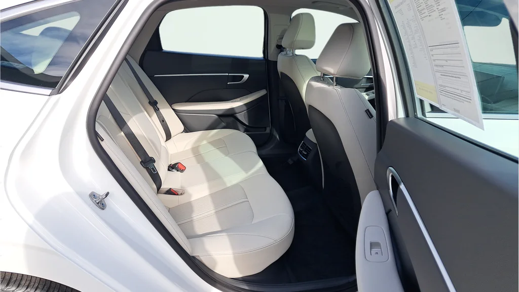 Used 2026 White Hyundai SEL image 12