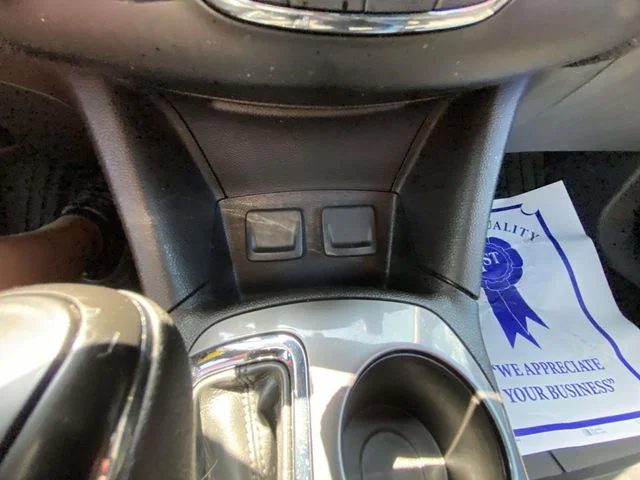 Used 2018 Silver Chevrolet LT image 19
