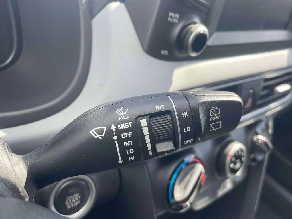 Used 2019 Silver Hyundai SEL image 25