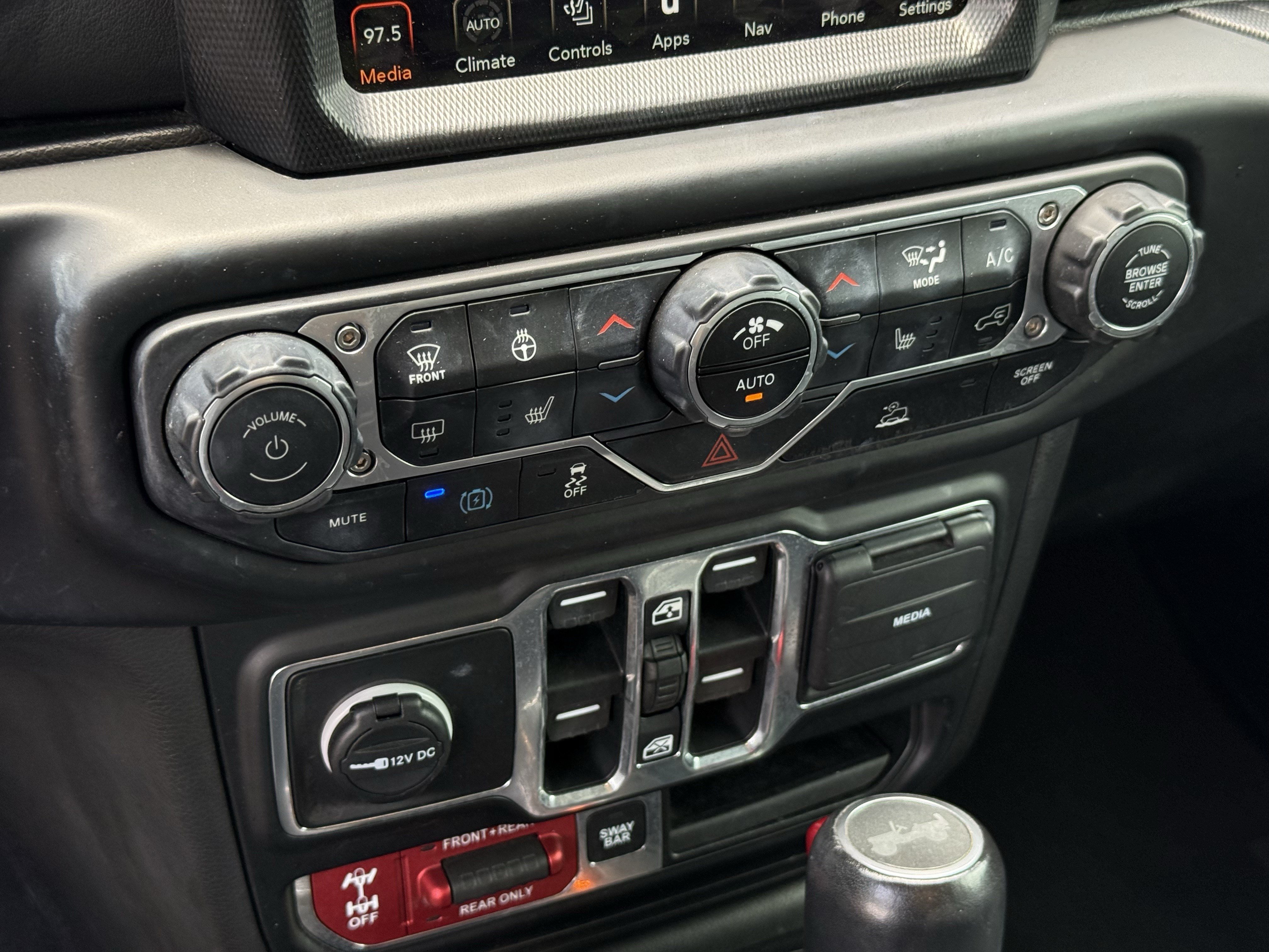 Used 2023 Silver Zynith Clearcoat Jeep  image 22