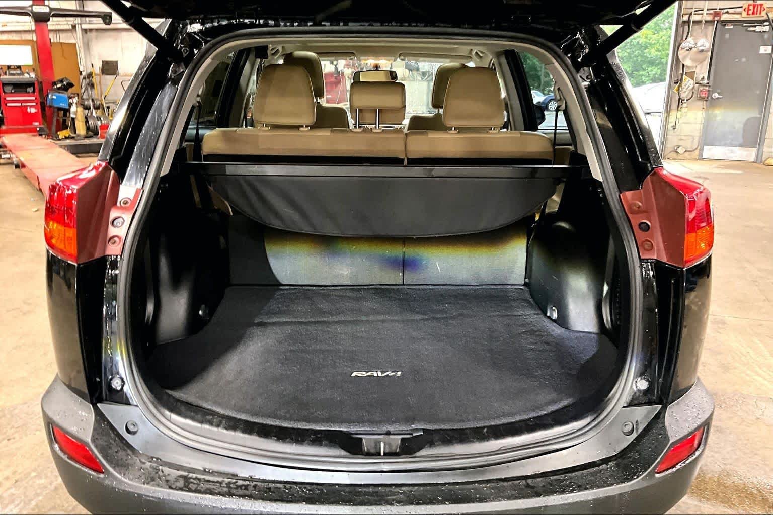 Used 2015 Black Toyota Limited image 31