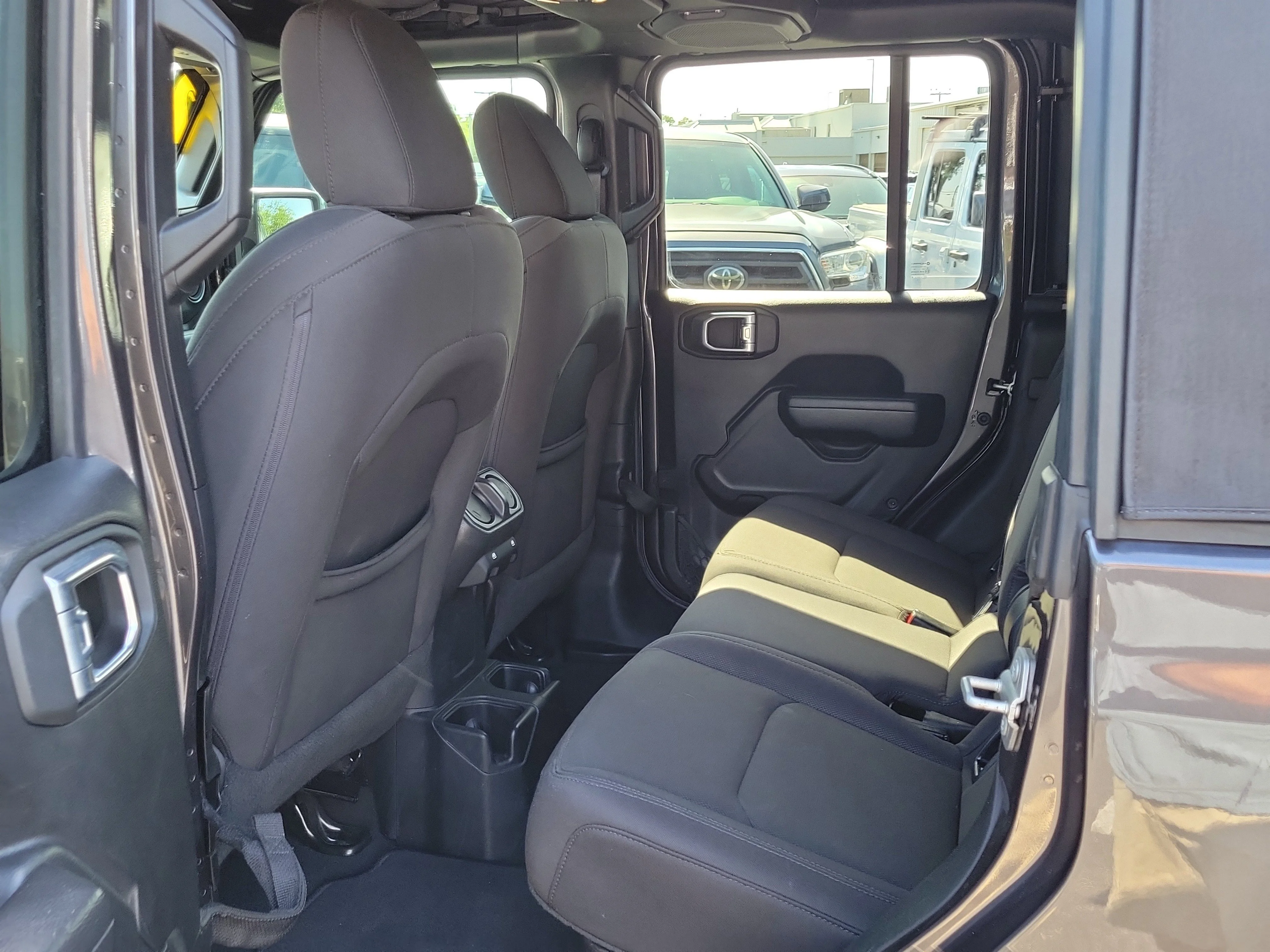 Used 2022 Granite Crystal Metallic Clearcoat Jeep Sport S image 14