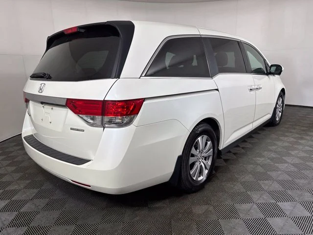 Used 2016 White Honda SE image 3