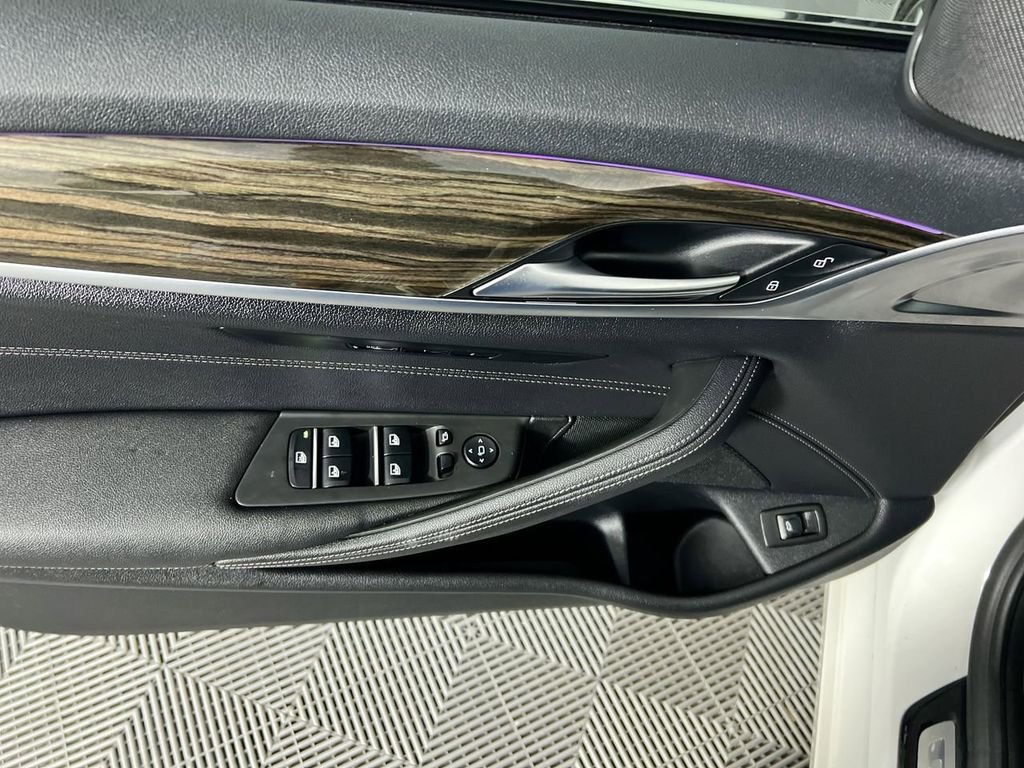 2022 BMW 5 Series 540i - Photo 14