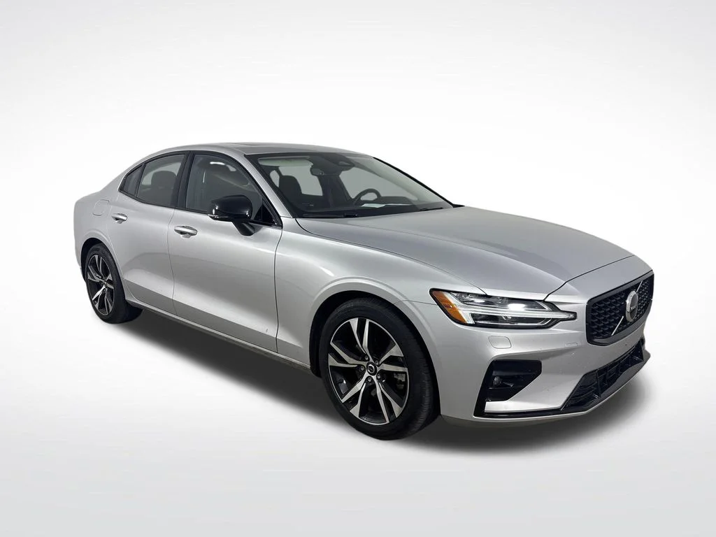 2025 Volvo S60 B5 Core Dark AWD's photo