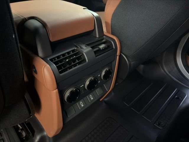 New 2026 Borasco Grey Land Rover OCTA image 16
