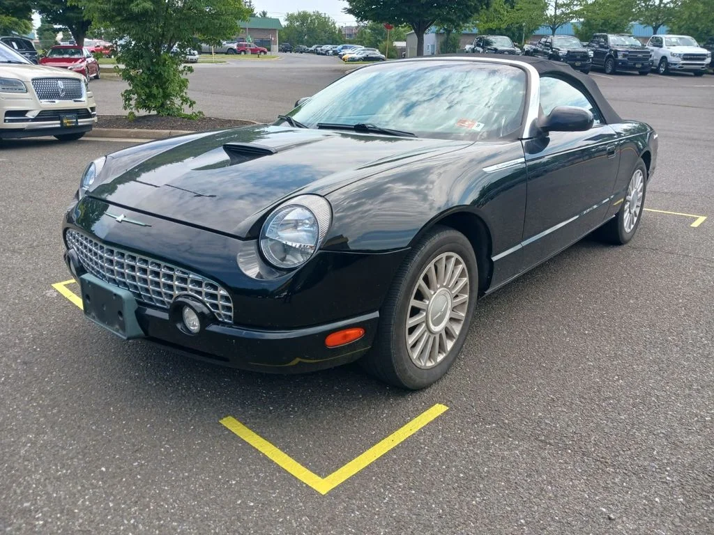 Used 2005  Ford Base image 3