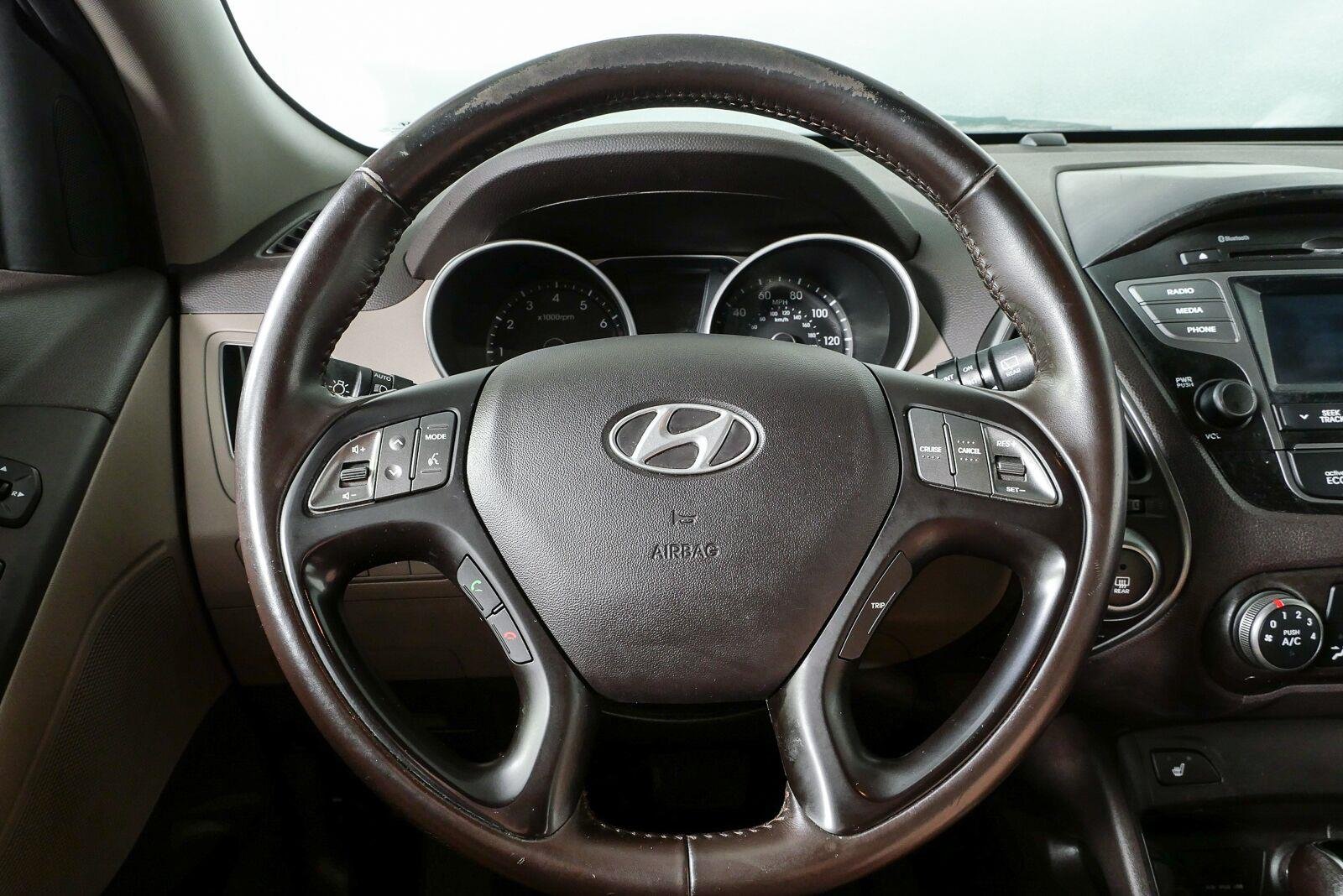 Used 2014 Laguna Blue Metallic Hyundai SE image 9