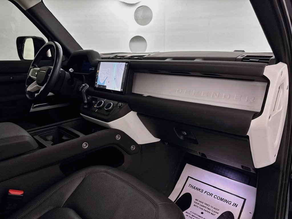 Used 2022 Black Land Rover S image 30