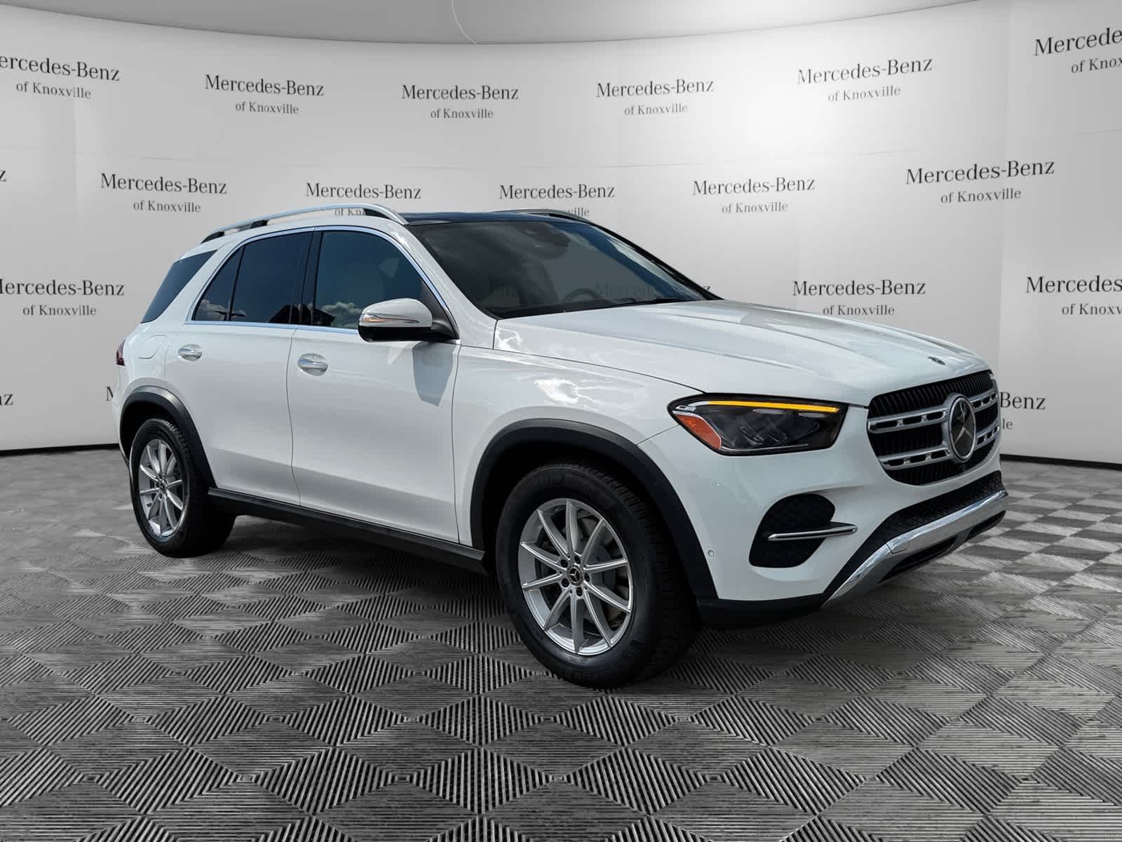 Certified Used 2025 Polar White Mercedes-Benz GLE 350 image 3