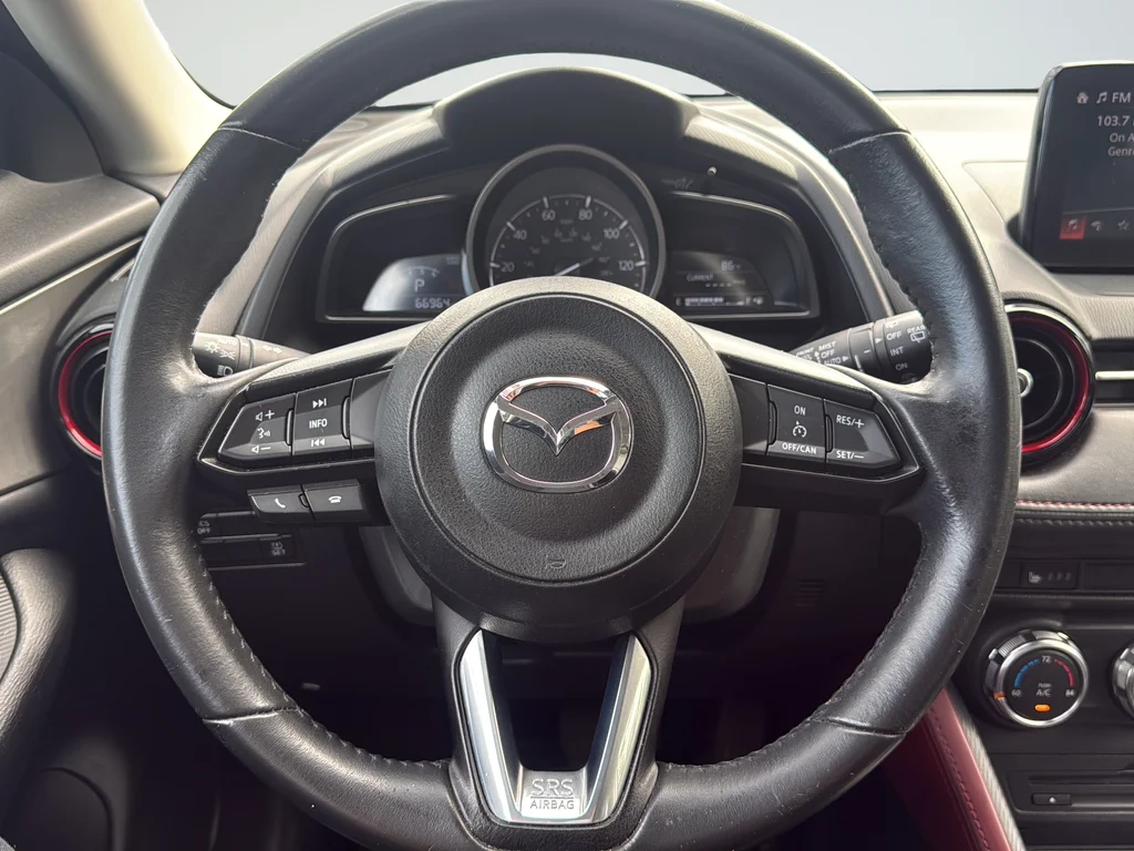 Used 2018 White Mazda Touring image 24