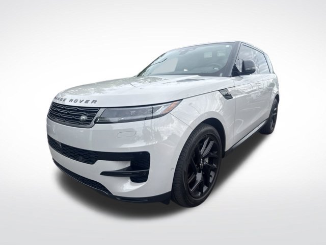 Used 2024 Gray Land Rover SE image 1