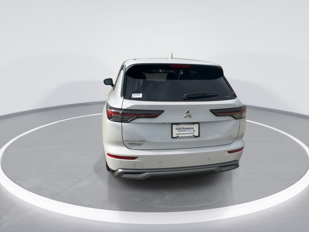 New 2026 White Mitsubishi SE image 7