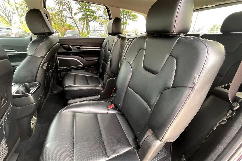 Used 2024 Black Kia S image 26