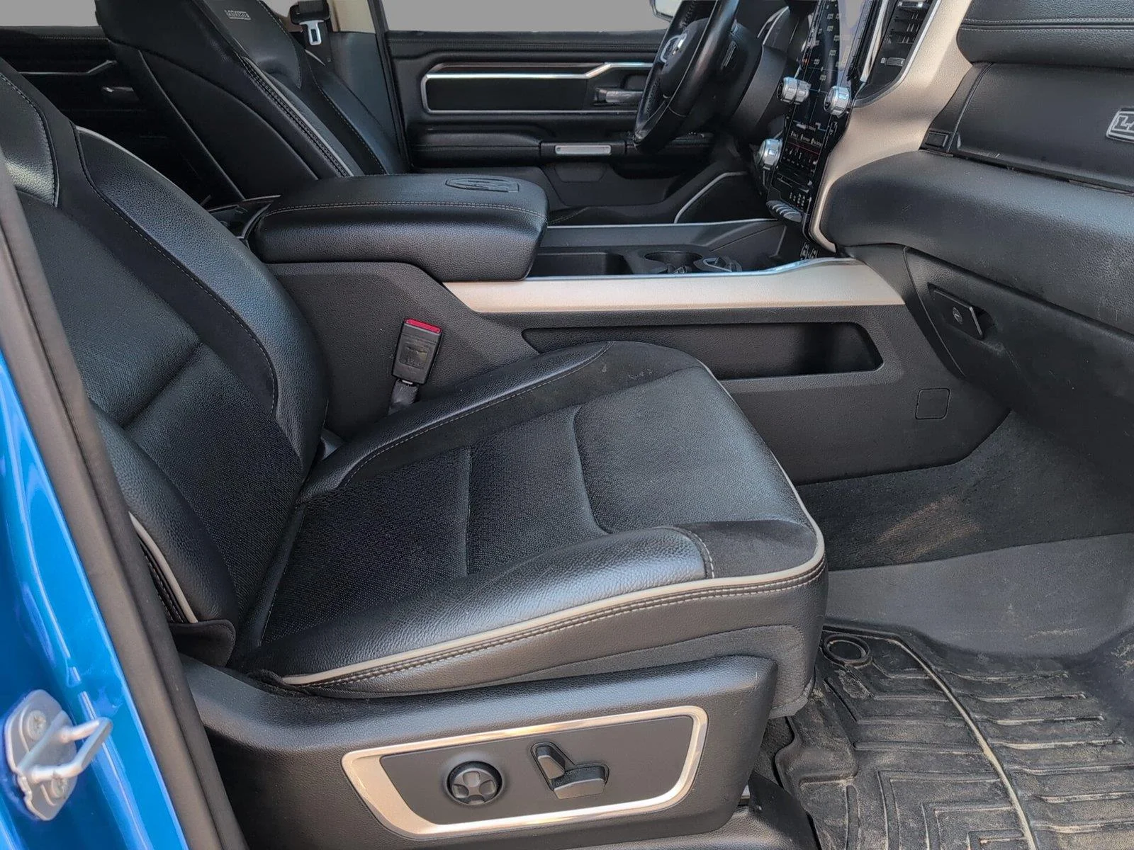 Used 2021 Hydro Blue Pearlcoat Ram Laramie image 40