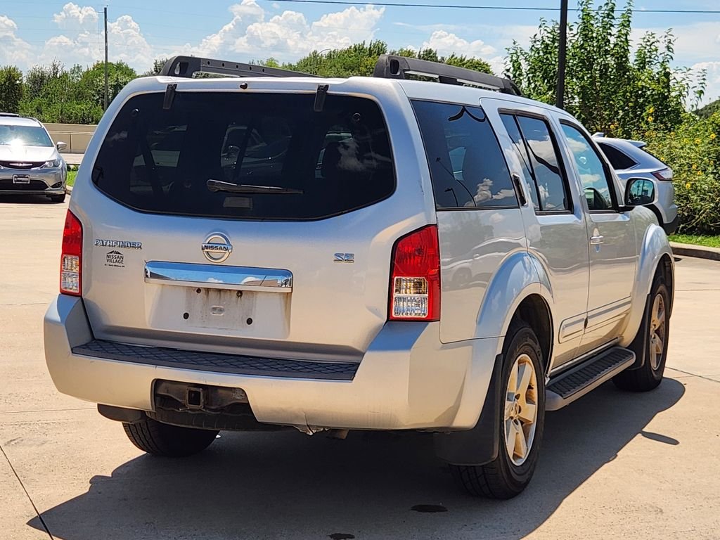 Used 2009 Silver Lightning Metallic Nissan SE image 8
