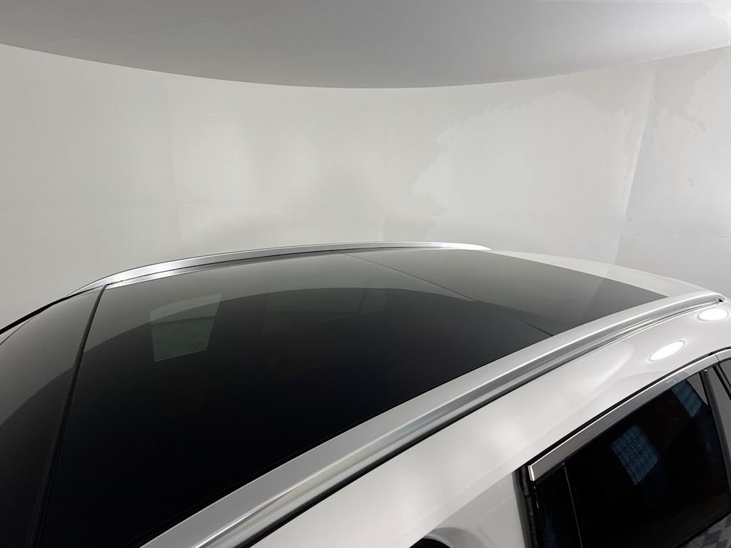 New 2026 Polar White Mercedes-Benz GLC 300 image 21