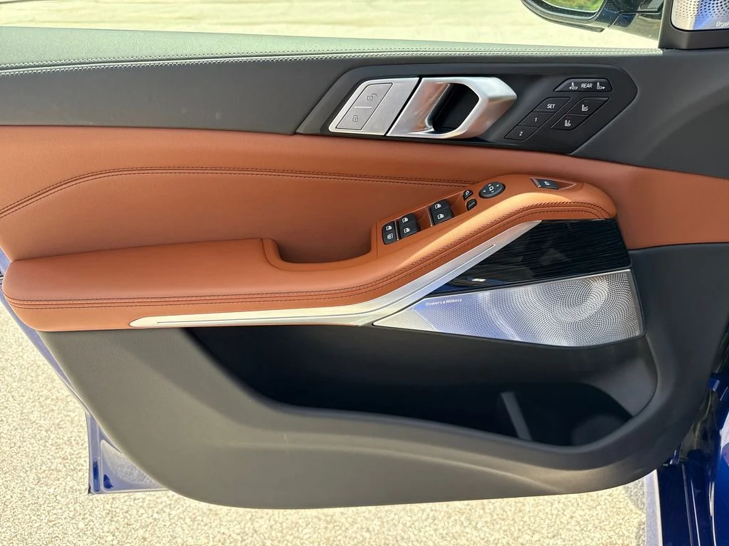 New 2027 Blue BMW M60i image 12