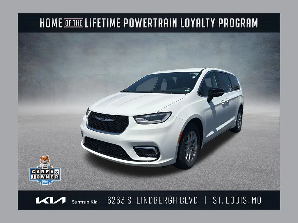 2025 Chrysler Pacifica Select's photo
