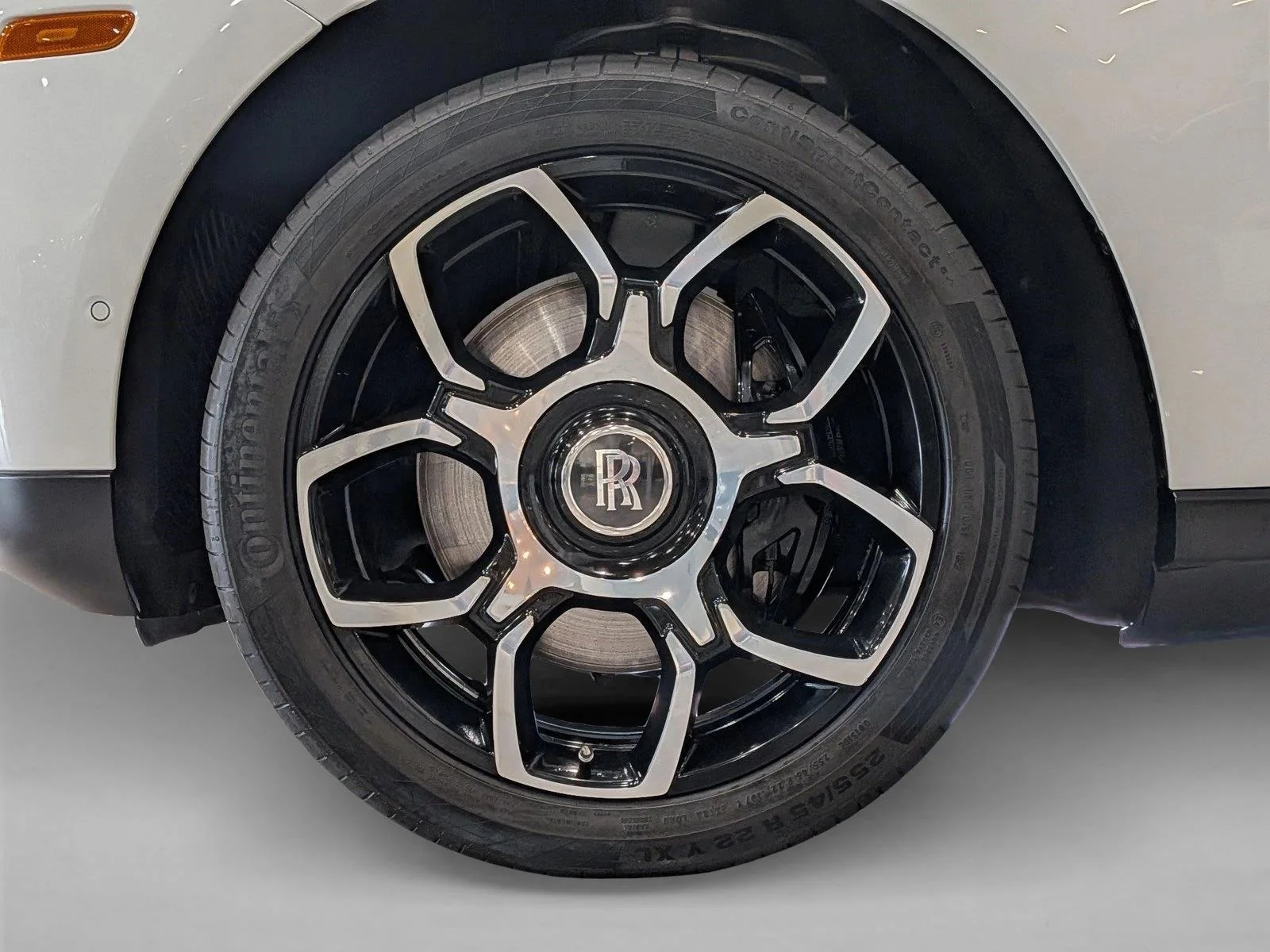 Used 2022 White Rolls-Royce Black Badge image 23