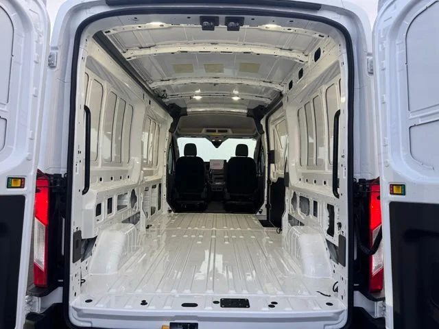 New 2026 Oxford White Ford Base image 19