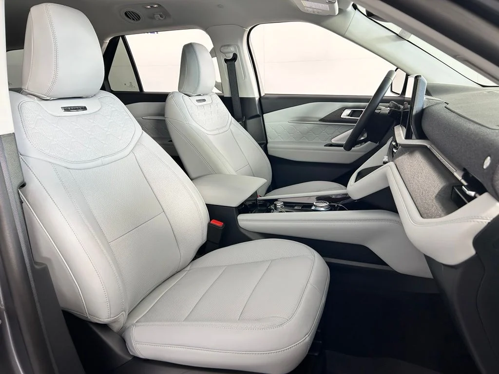 New 2026 Carbonized Gray Metallic Ford Platinum™ image 31
