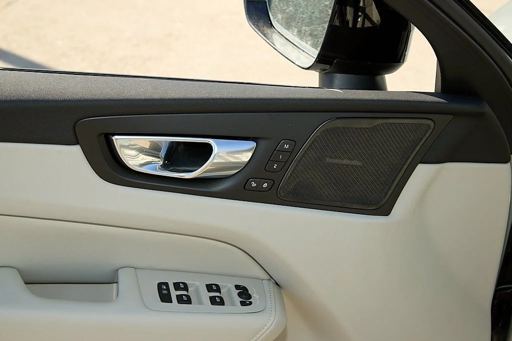 New 2026 Vapour Grey Volvo Ultra image 11