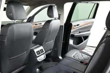 New 2026 Deep Black Pearl Volkswagen 2.0T SE w/Technology image 16