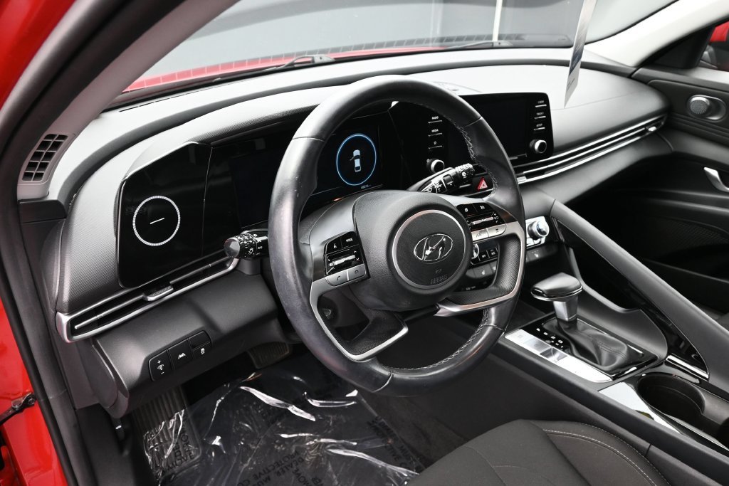 Certified Used 2022 Red Hyundai SEL image 9