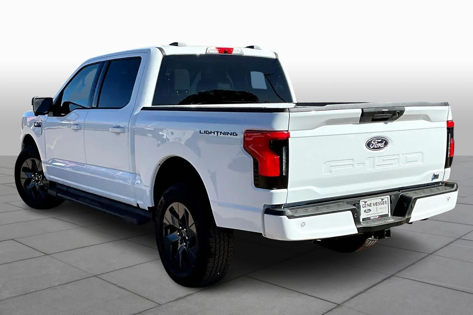 2025 Ford F-150 Lightning Flash - Photo 12
