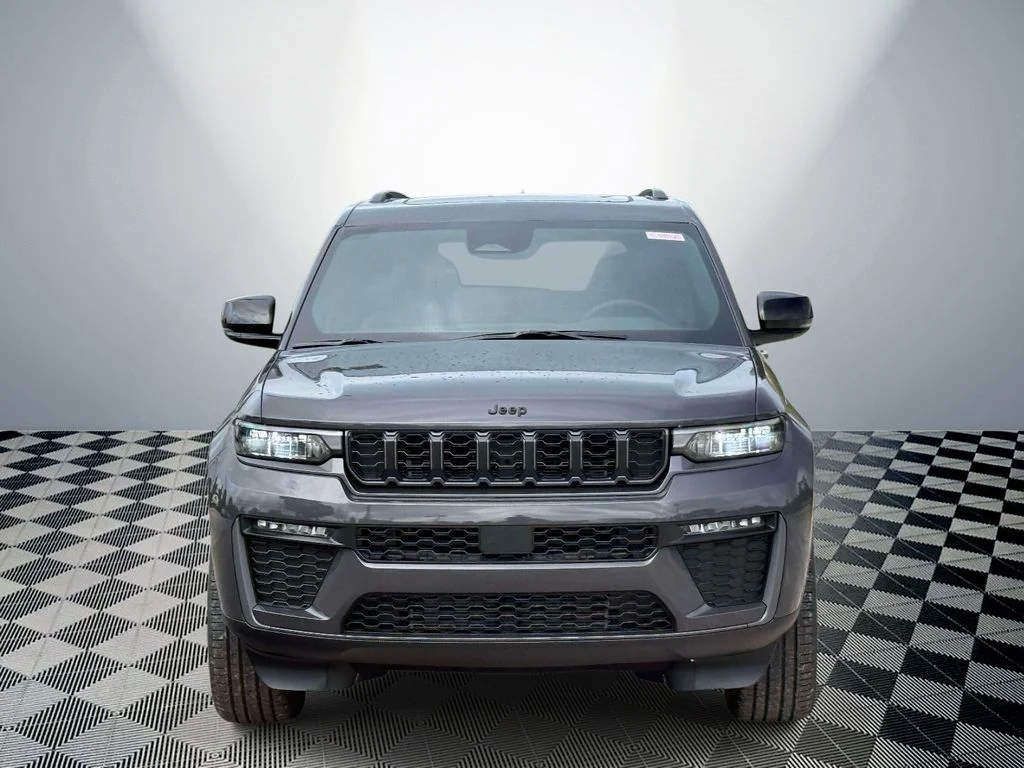 New 2026 Baltic Gray Metallic Clear-Coat Exterior Paint Jeep Limited image 2