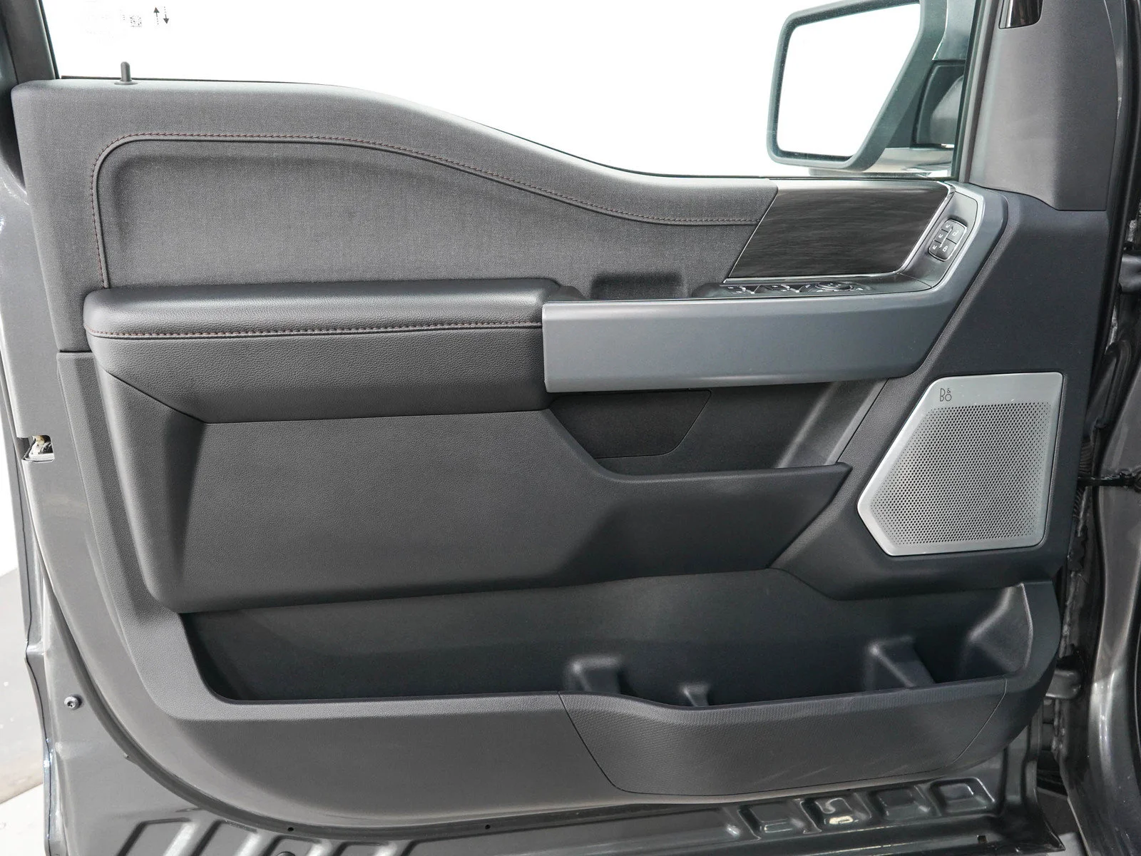 Used 2024 Gray Ford LARIAT image 21