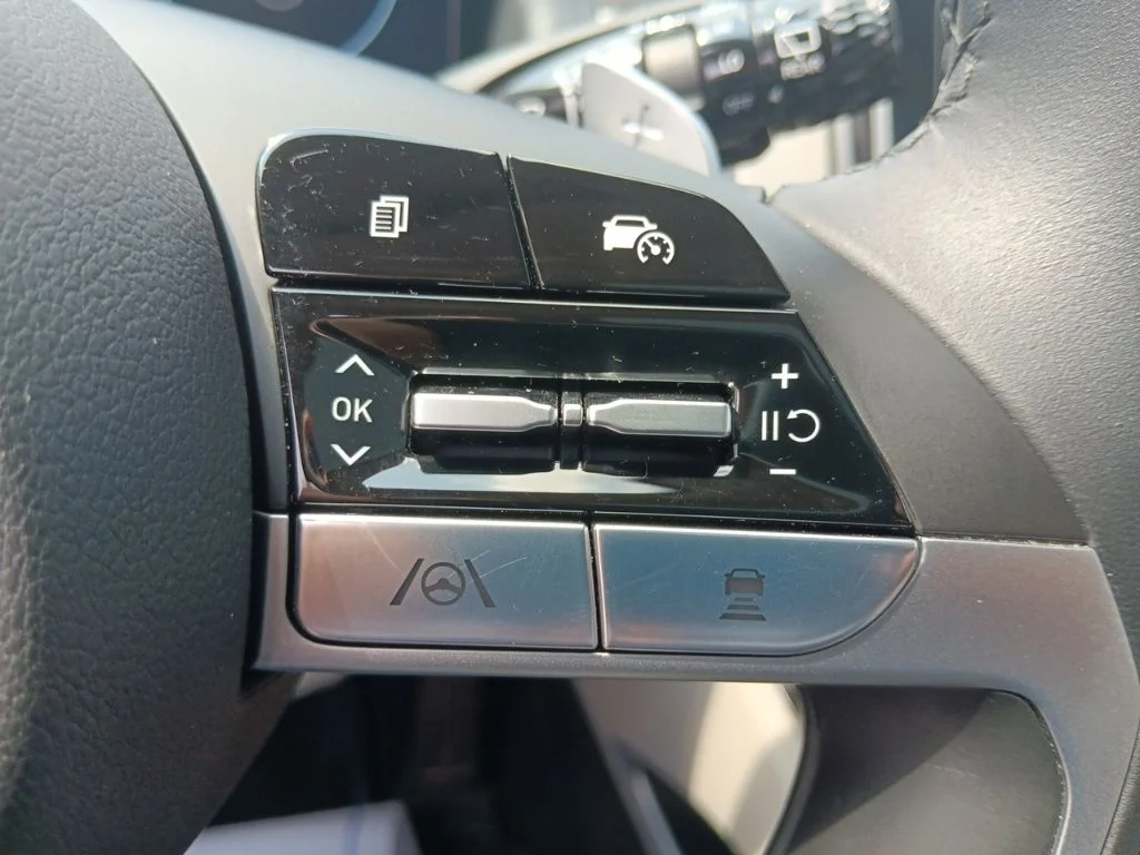 Used 2024 Black Pearl Hyundai SEL Convenience image 18