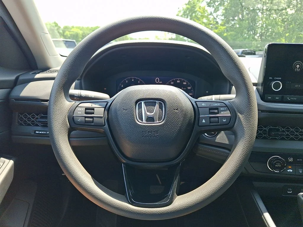 Certified Used 2024 Solar Silver Metallic Honda LX image 17