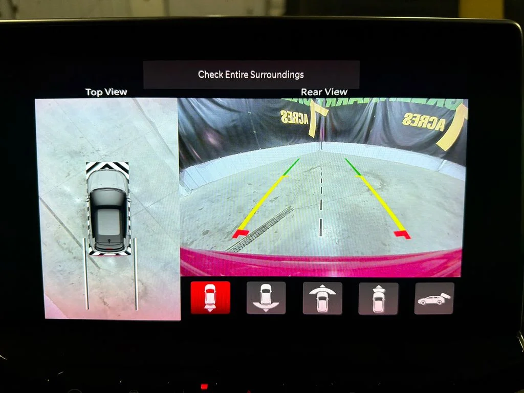 Certified Used 2024 Red Hot Pearlcoat Jeep Latitude Lux image 30