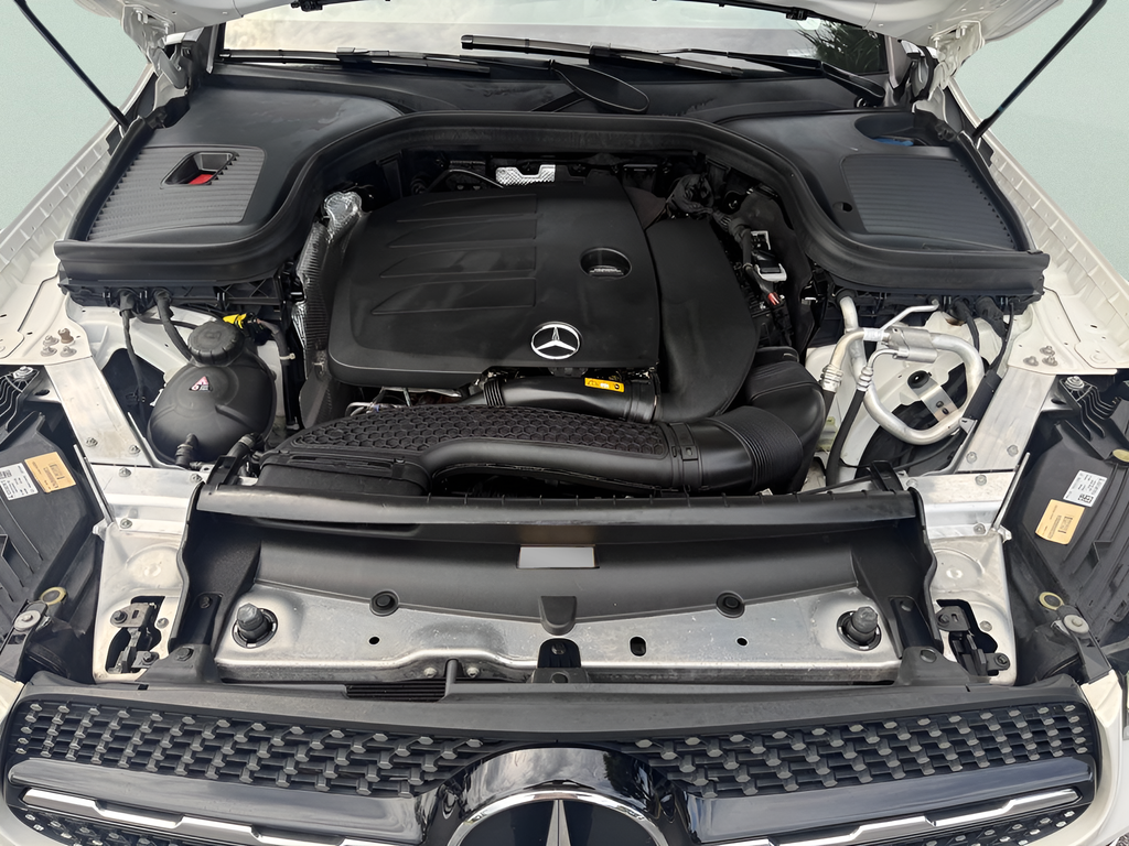 Used 2022 White Mercedes-Benz GLC 300 image 39