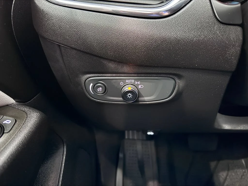 2023 Chevrolet Equinox LT - Photo 24