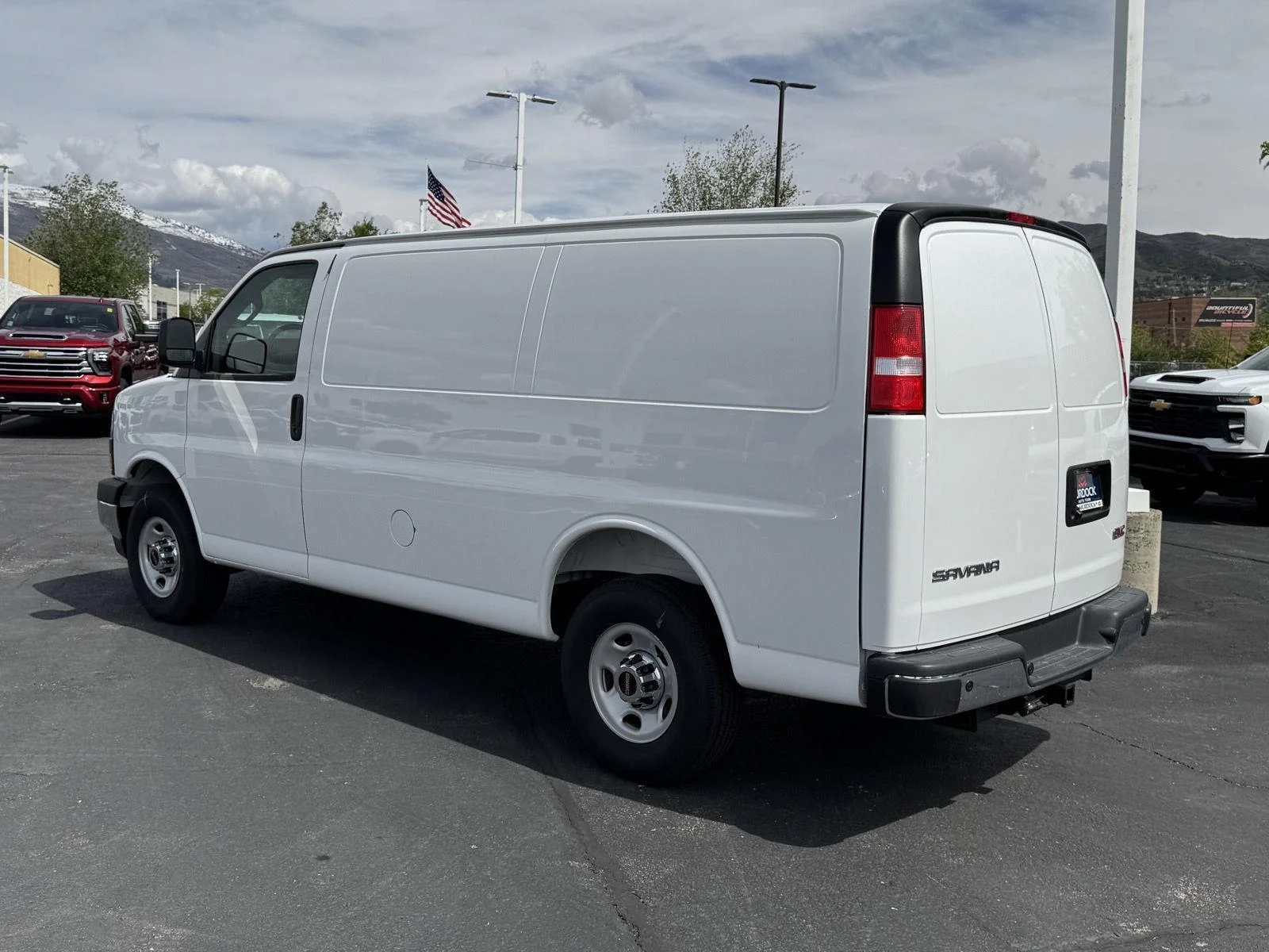 2025 GMC Savana Cargo Work Van - Photo 8