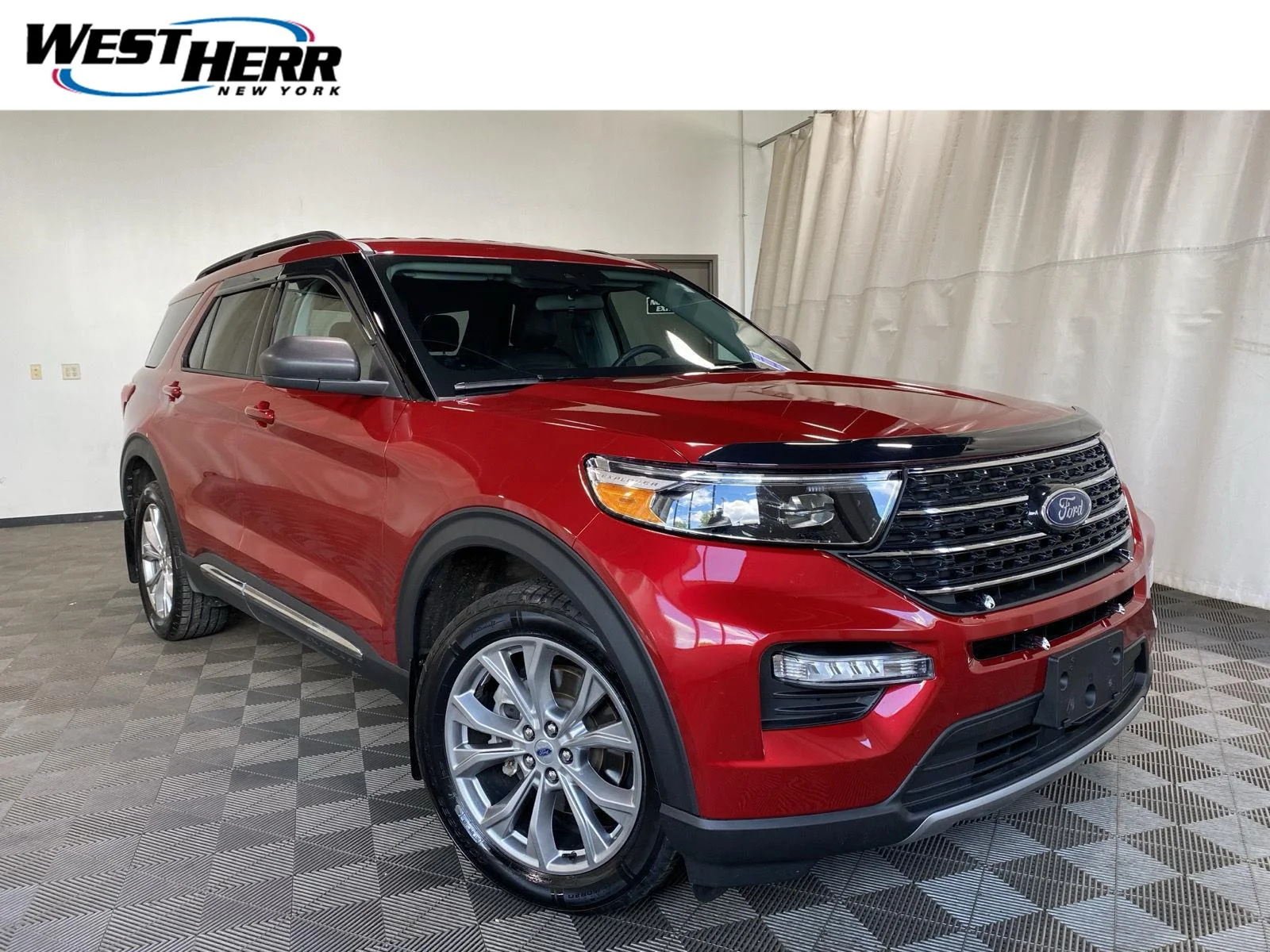 Used 2023 Rapid Red Metallic Tinted Clearcoat Ford XLT image 1