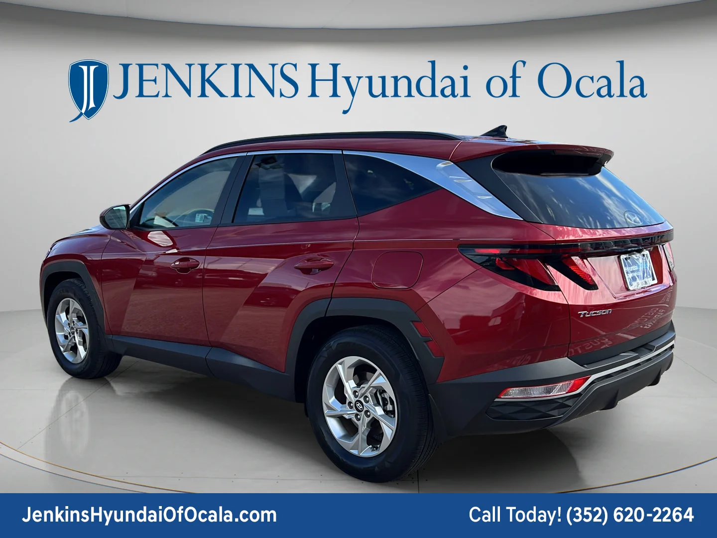 Used 2024 Ultimate Red Hyundai SEL image 5