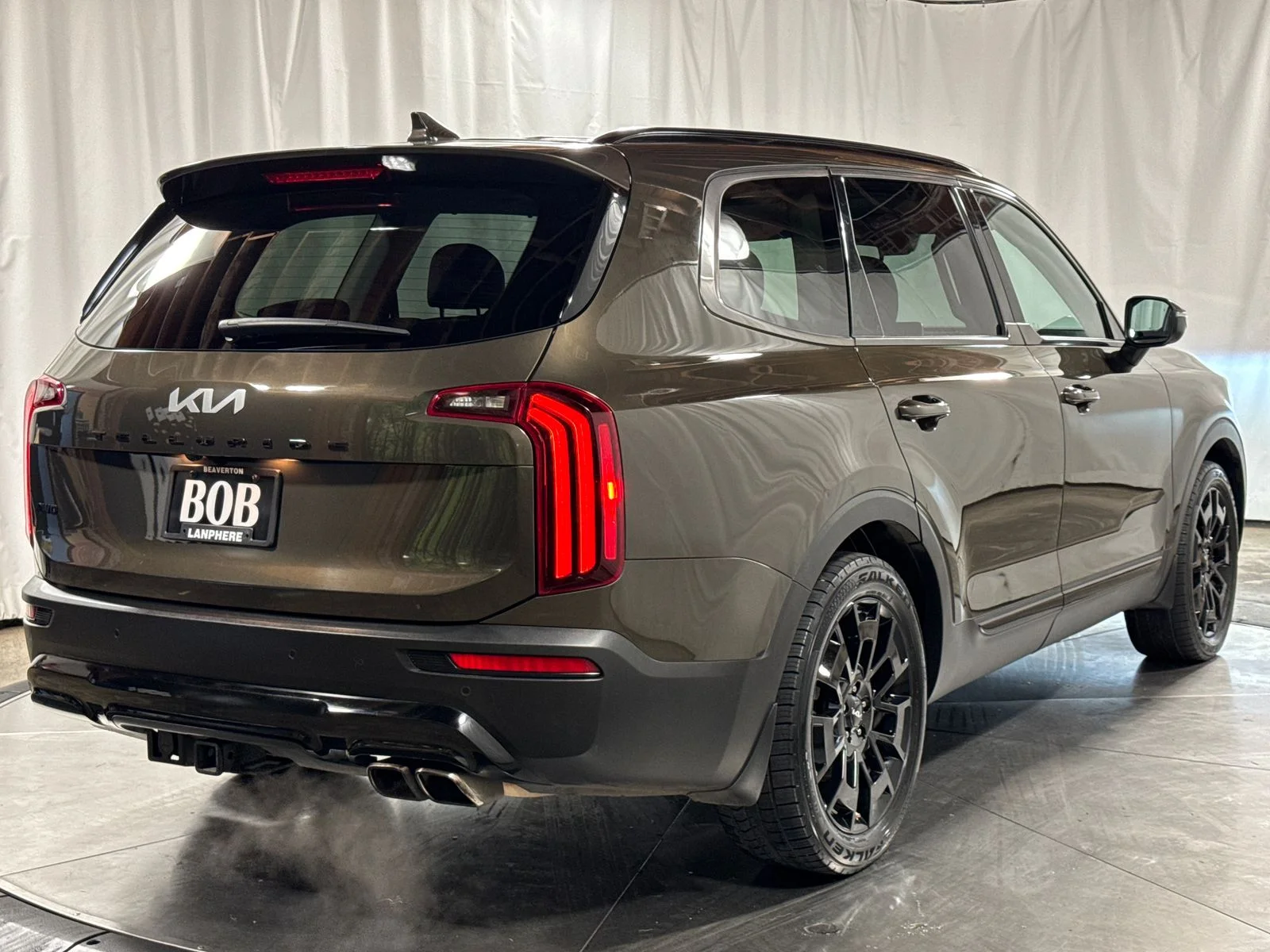 Used 2022 Green Kia EX image 10