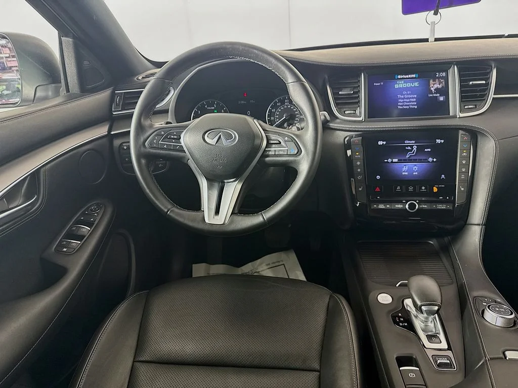 Certified Used 2023 Gray INFINITI LUXE image 28