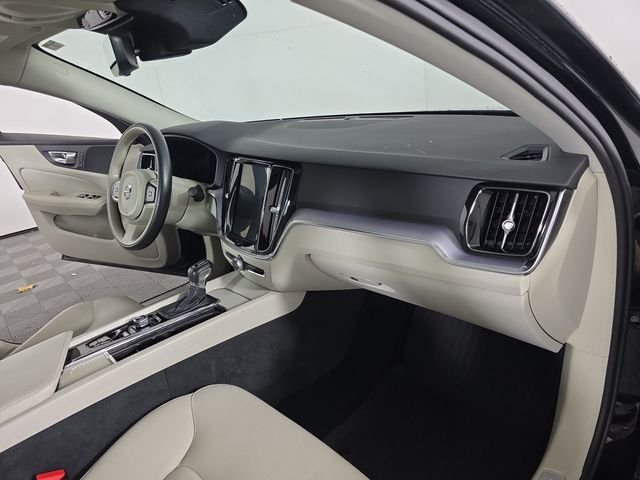 Used 2019 Black / Stone Volvo T5 Momentum image 26