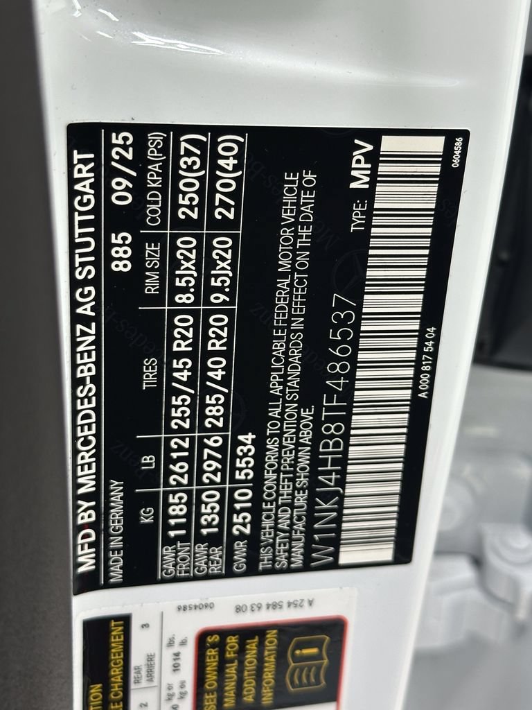 New 2026 MANUFAKTUR Moonlight White Metallic Mercedes-Benz GLC 300 image 36