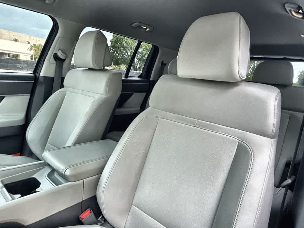 Used 2025 Ecotronic Gray Hyundai SE image 14