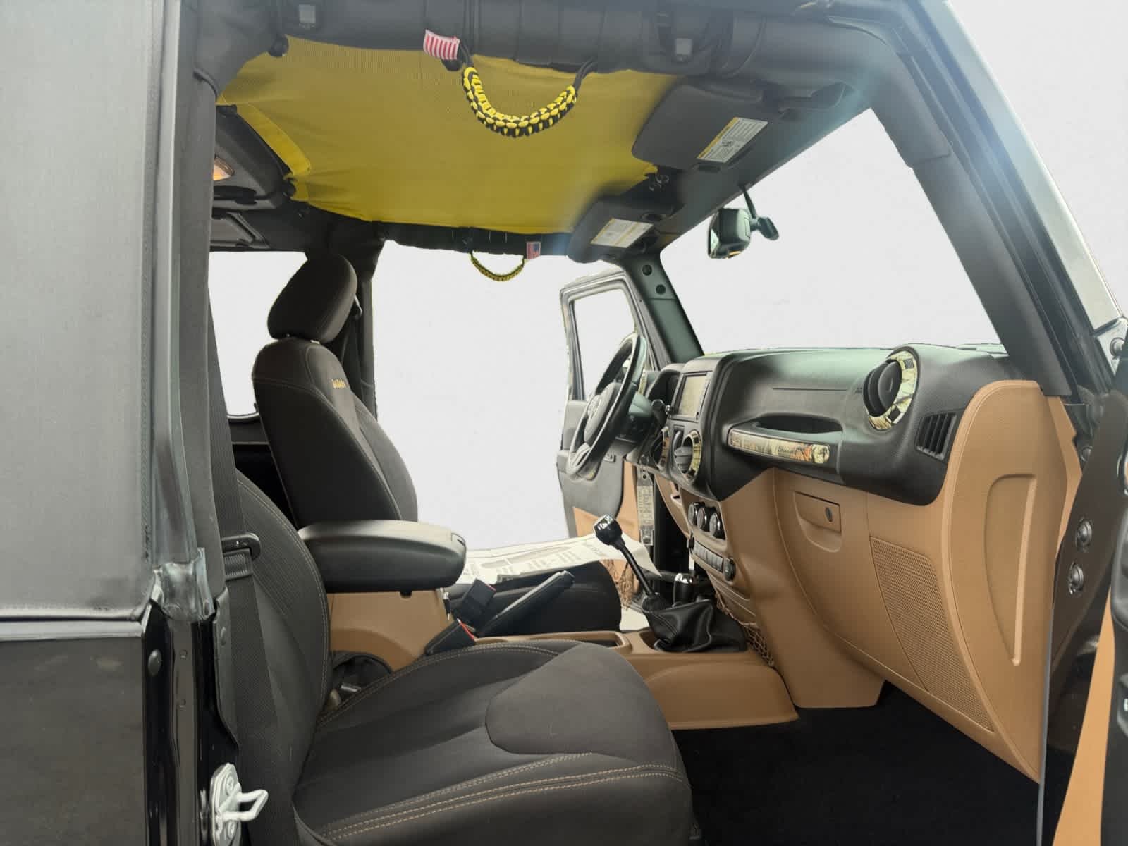 Used 2015 Black Clearcoat Jeep Sahara image 19
